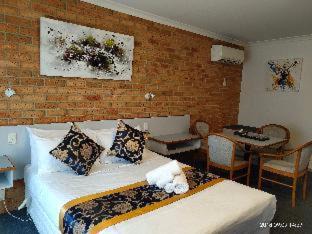 Cowes Hotel | Coachman Motel and Holiday Units