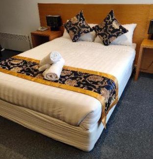 Cowes Hotel | Coachman Motel and Holiday Units