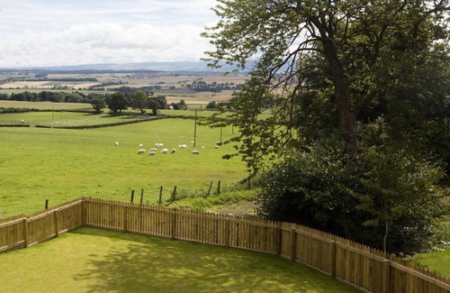 Crieff Cottage | Coachmans Cottage - a cosy 2 bed cottage - sleeps 4