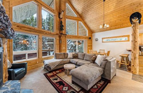 Snoqualmie Pass House | Coal Creek Cabin