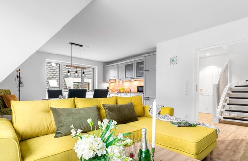 Westerdeichstrich Apartment | Coast 8 - 2 bedrooms, shower room, balcony, stylishly furnished