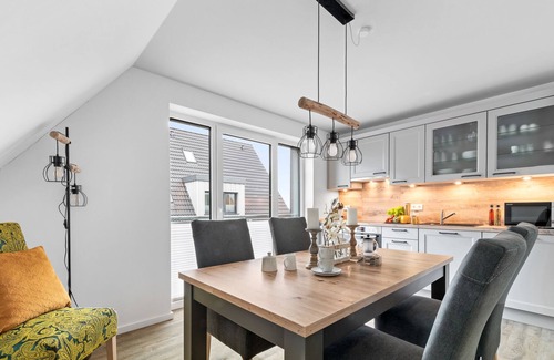Westerdeichstrich Apartment | Coast 8 - 2 bedrooms, shower room, balcony, stylishly furnished