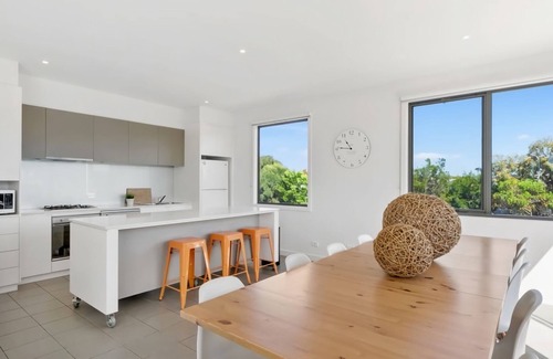 Torquay House | Coast Drive Beach and Golf 31