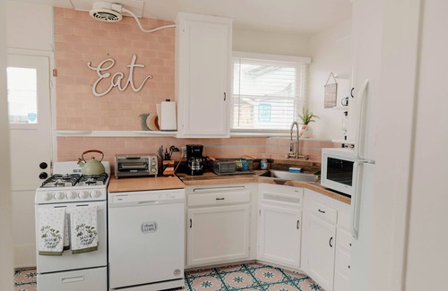 Sunset Cliffs House | Coastal Beach House in Sunset Cliffs - 1 Block from the Beach
