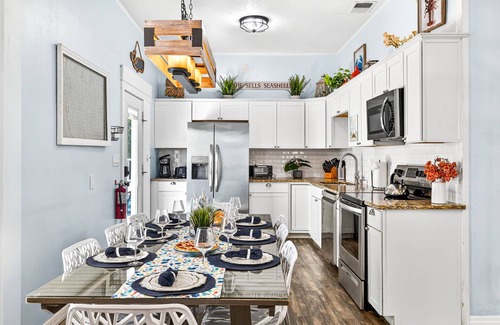 Clearwater Beach House | Coastal Beach Retreat – Steps from the Sand with Private Pool & Spa