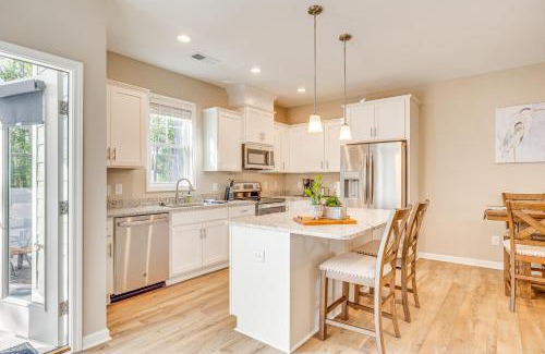 Morehead City House | Coastal Beaufort Abode - Pool Access, Near Beaches