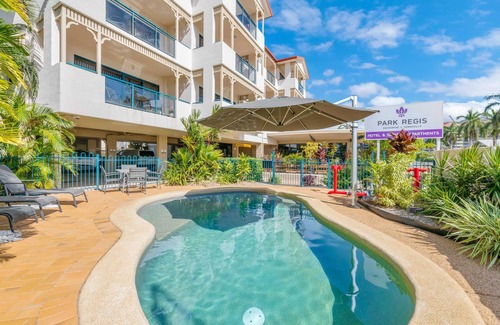 South Townsville Apartment | Coastal Breeze Studio- Steps Away from City, Stadium & Ferry