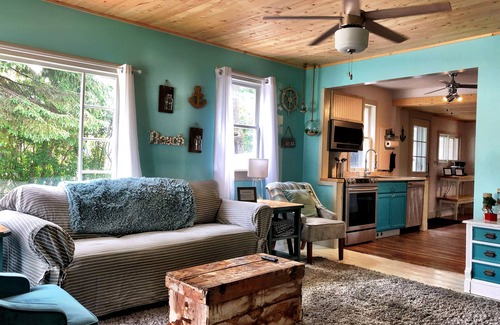 Oscoda House | Coastal Breeze · Beachy, Updated Home · Steps to Sandy Lake Huron & Downtown