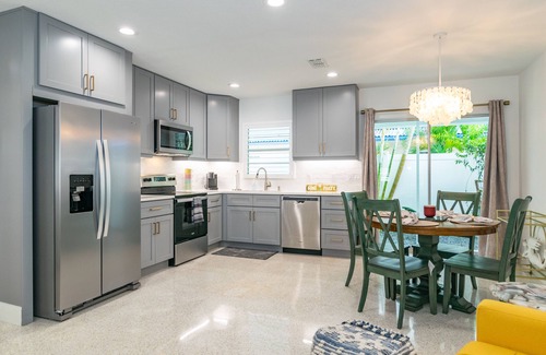 Ilexhurst House | Coastal Calm Steps from the Beach
