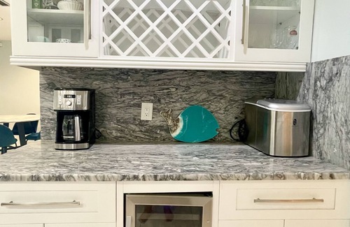 Singer Island House | Coastal Casa~Walk to Beach~Pet Friendly~Boat & Golf Cart Rentals~3BR/2Bath