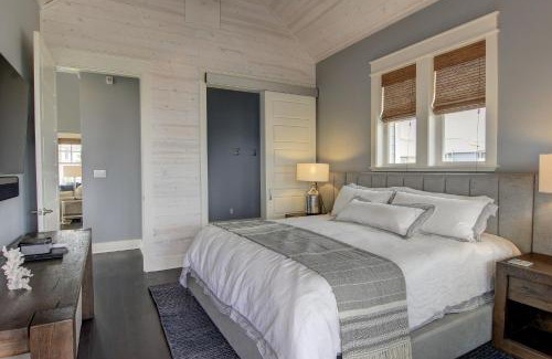 Cinnamon Shore House | Coastal Charm 258 HI