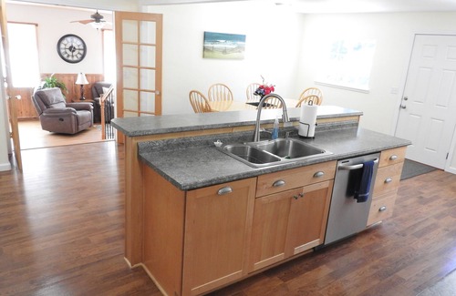 Gold Beach House | Coastal Charm: SW Oregon home on quiet 2+ acres, 5min. to the beach!