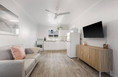 Crescent Head Apartment | Coastal Chic Apartment Only Minutes to the Beach