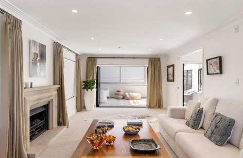 Mairangi Bay House | Coastal Chic - Luxury at the Beach