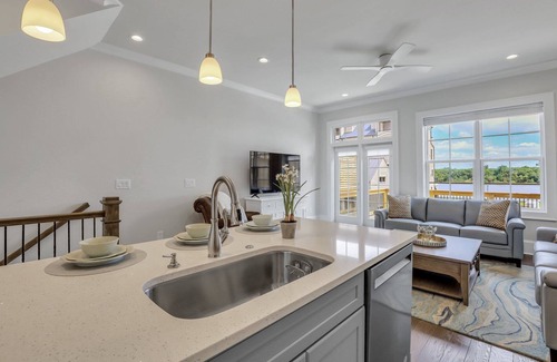Hitch Village - Fred Wessels Homes House | Coastal Chic Luxury Steps from Savannah's Riverfront by Lucky Savannah
