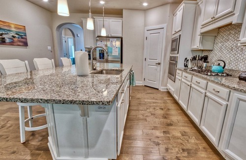 Lewes House | Coastal Club * Large 6 BR Luxury Beach House W 2 Master Suites and 4 Full Baths