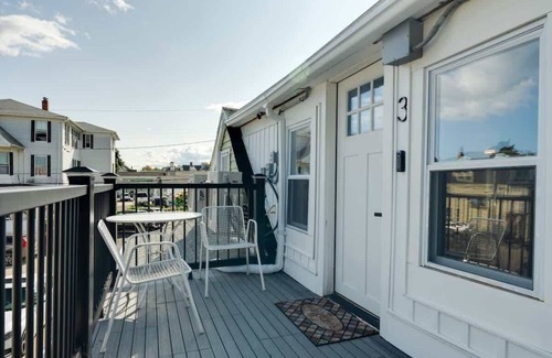 Old Orchard Beach Apartment | Coastal Comfort: Steps to Beach & Ocean Views