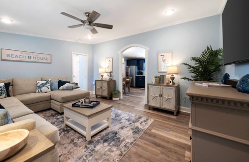 Southport House | Coastal Comfort at Mainsail Shenanigans – Minutes from Beach & Downtown