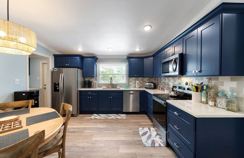 Southport House | Coastal Comfort at Mainsail Shenanigans – Minutes from Beach & Downtown