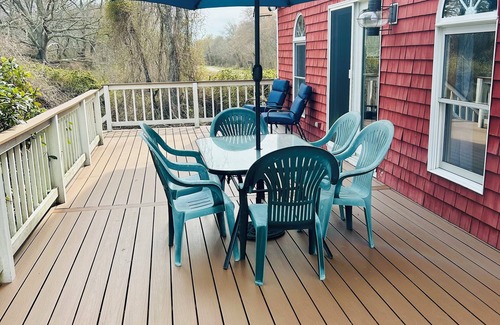 Portsmouth House | Coastal Comfort on Prudence Island