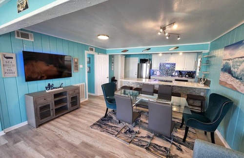 Acapulco Village Apartment | Coastal Comfort—Walk to Waves