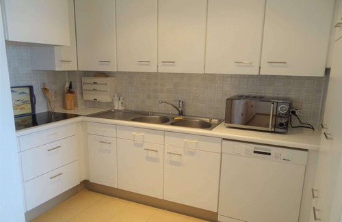 Nieuwpoort-Bad Apartment | Coastal Comfort with Views