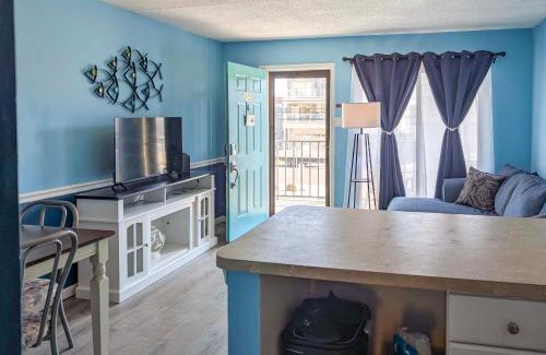 North Wildwood Apartment | Coastal Condo with Pool, 1 Block to Wildwood Beach!