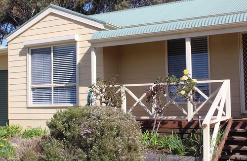 Goolwa Beach Cottage | Coastal cottage 10 minutes walk to Goolwa Beach
