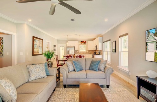 Foley House | COASTAL COTTAGE 10 MINTUES FROM THE SAND