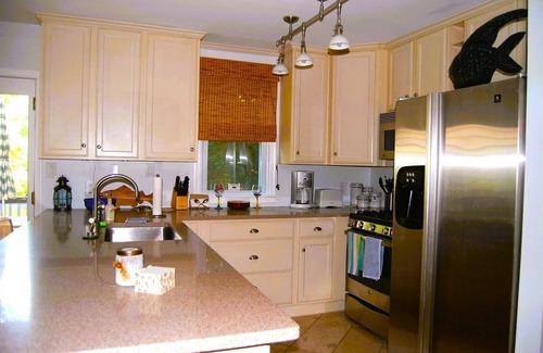 Arundel on the Bay House | Coastal Cottage - 3 BR -Retreat Near Annapolis | Bay Views | Beach Access