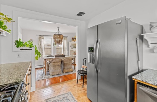 Hyannis House | Coastal Cottage: Beach Access, Bikes & Pet-Friendly!
