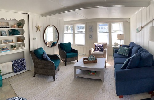 Wells House | Coastal cottage w/views - newly decorated - 1 min walk to beautiful Wells Beach!