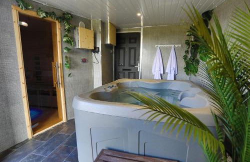 Skelton-in-Cleveland House | Coastal Cottage with Hot Tub and Garden Sleeps 8