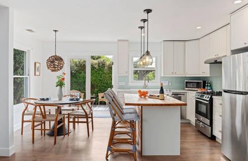 West Mesa House | Coastal Cove Pet Friendly - Steps to Douglas Preserve