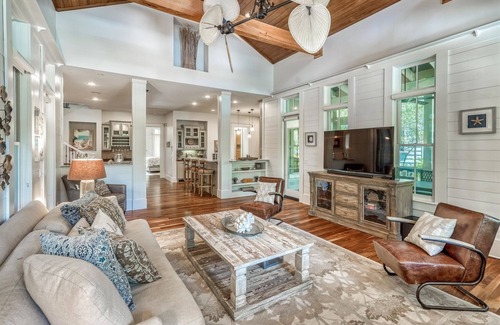 Forest District House | Coastal Elegance: with Private Pool, Bikes, Golf Cart and WaterColor Beach Club Access.