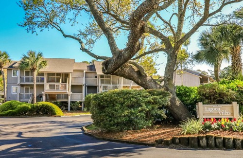 Beachwood East Villa | Coastal Elegance steps away from the beach & resort amenities! Lagoon Villa 44