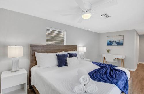 Palma Sola House | Coastal Escape by SkyRun Anna Maria