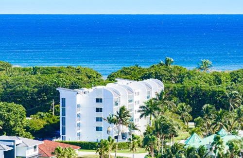 Boca Raton Apartment | Coastal Escape - Pool - Beach
