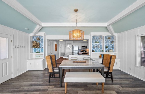 Alabama Gulf Coast Cottage | Coastal Fairhope Cottage/Waterfront/Beautiful sunsets view/Screened porch and private pier