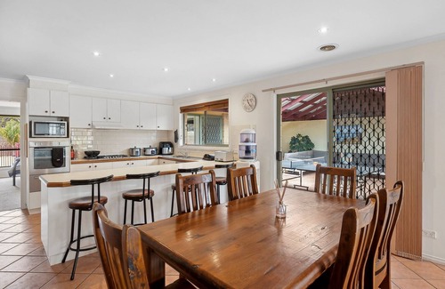 Torquay House | Coastal Family Retreat
