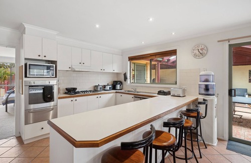 Torquay House | Coastal Family Retreat
