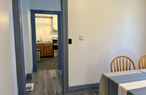Downtown Niagara Falls House | Coastal Farmhouse 2 bedroom walk to the falls