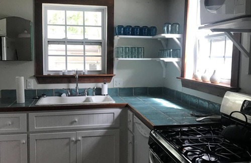 Brunswick House | Coastal Gem in Historic District Long term or Short term Great location