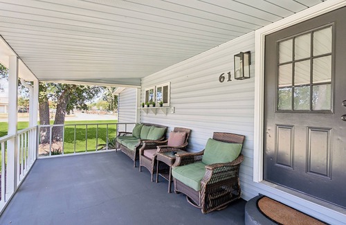 Waveland House | Coastal Getaway minutes from the beach and Bay St Louis,Spacious,free Wifi
