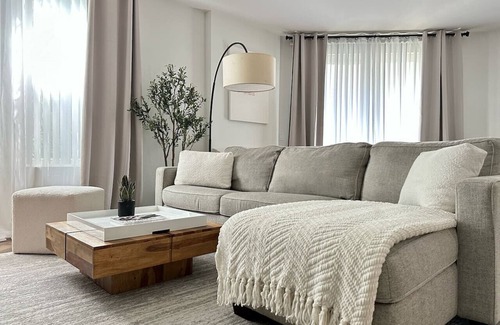 Marina del Rey Apartment | Coastal Getaway Near Venice, FREE Parking