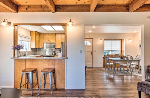 Brookings House | ‘Coastal Haven’ Getaway ~ 1 Mi to Mill Beach!