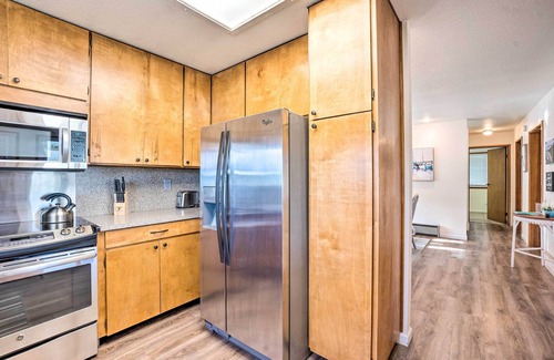 Brookings House | ‘Coastal Haven’ Getaway ~ 1 Mi to Mill Beach!