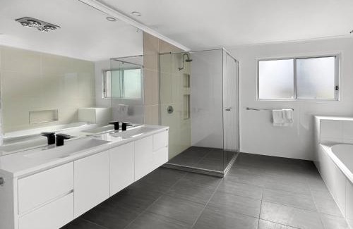 Caloundra Apartment | Coastal Haven Retreat