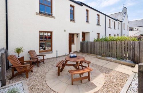 Crail House | Coastal Haven- stunning home in Crail