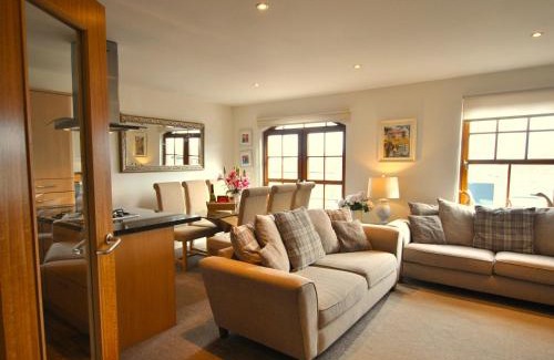 Crail House | Coastal Haven- stunning home in Crail